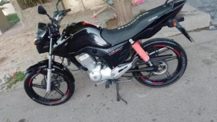 Denunció que le robaron la moto mientras festejaba un cumpleaños en el barrio Vinalar