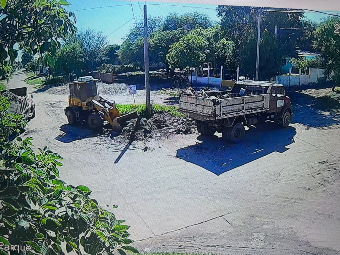 Vecino bandeño fue “cachado” cuando tiraba basura en el lugar por donde pasó el camión de limpieza