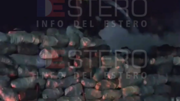 Video: el incendio de un camión con carbón causó pánico en la Ruta 34