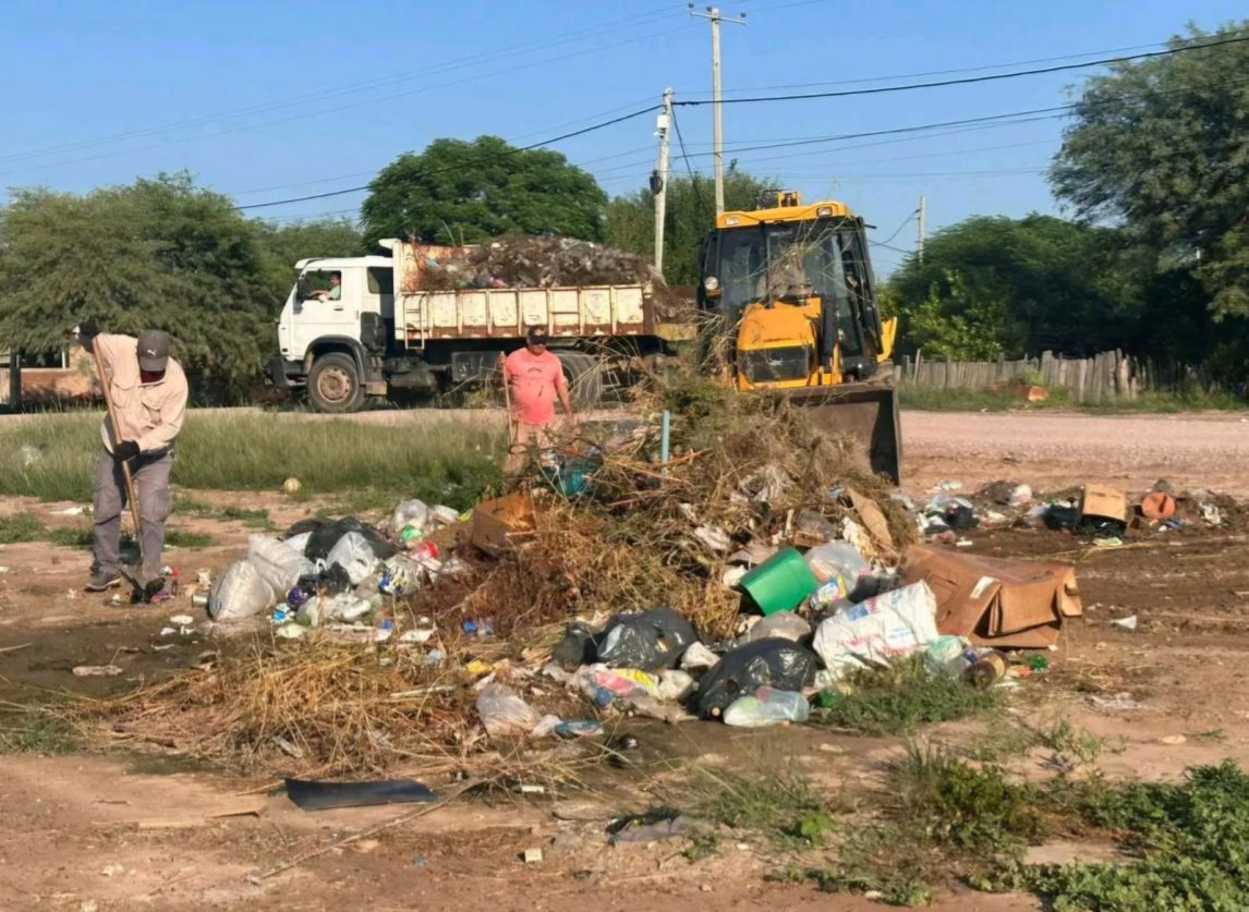Redoblan tareas de limpieza en Loreto ante la proliferación de basurales ilegales