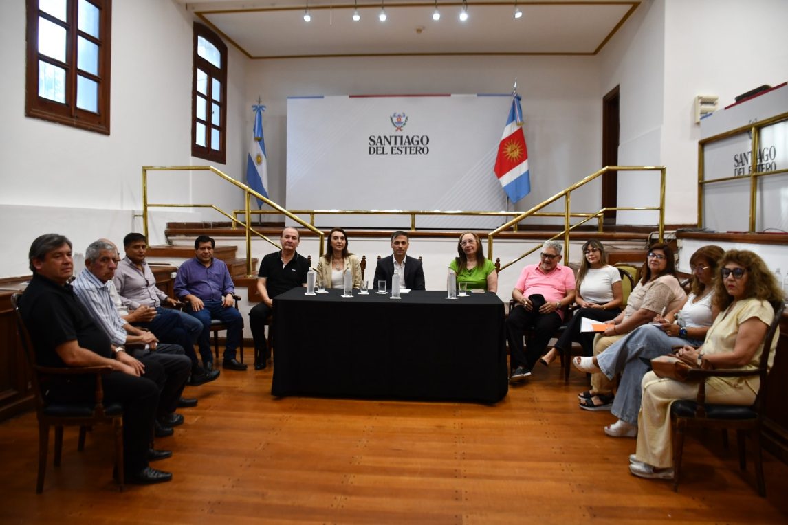 El Gobierno provincial se reunió con gremios docentes para tratar la pauta salarial 2026