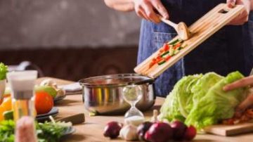 Convocan a los vecinos a participar en el taller de “Mi Rotisería con Comida Saludable”