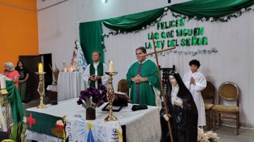 Con gran devoción, la imagen de Mama Antula fue recibida en la ciudad de Fernández