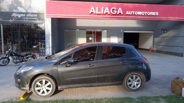 Denuncian por estafa a una concesionaria: compró un auto y dejó de funcionar horas después