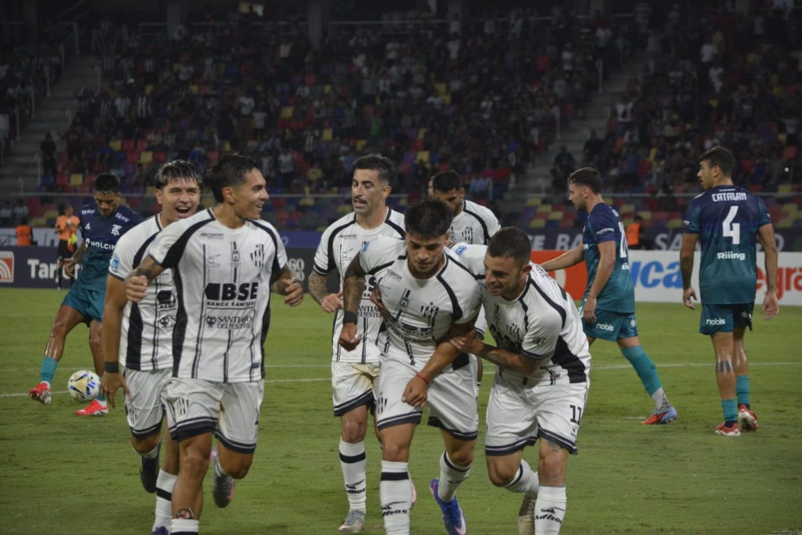 Central Córdoba volvió a sonreír con un claro triunfo ante Talleres