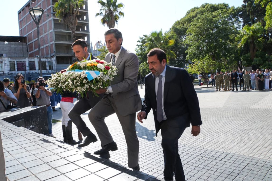 Silva Neder y Víctor Araujo participaron del acto por el natalicio del General San Martín