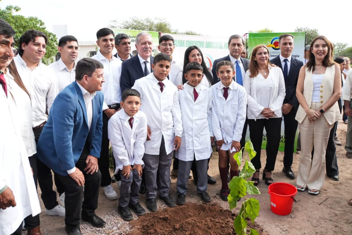 Silva Neder: “La educación en Santiago es una política de Estado innegociable que trasciende gestiones”