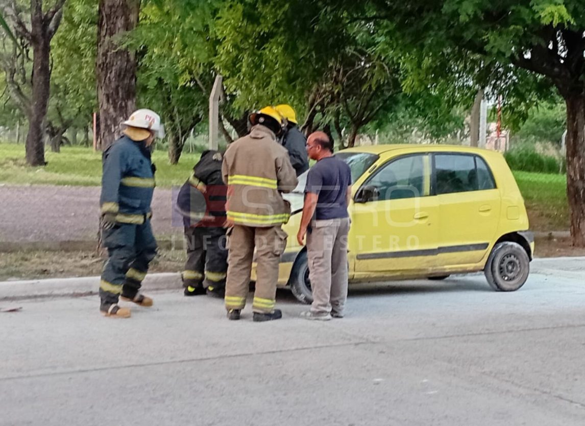 Conductor logró sofocar el incendio de un auto en el ingreso al Aeropuerto