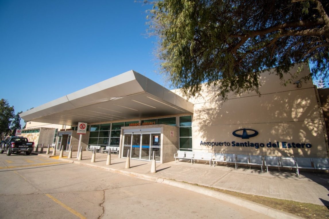 “Les voy a poner una bomba”: tensión y protocolo activado en el aeropuerto de Santiago del Estero