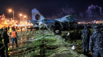 Bolivia: al menos 15 personas murieron en un accidentado aterrizaje de un avión de la Armada