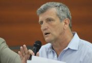 El escribano público, Gustavo Darchuk, se lanzó como precandidato a intendente en la Capital