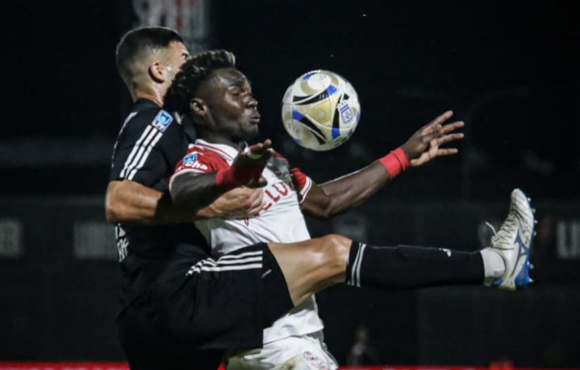 Riestra y Huracán repartieron puntos en un partido sin emociones