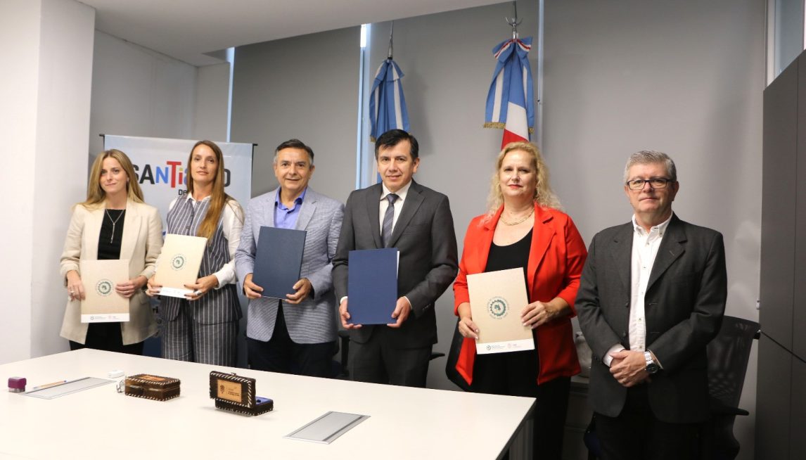 Trabajo conjunto por el ambiente y el desarrollo: UNSE y Provincia firmaron convenios clave