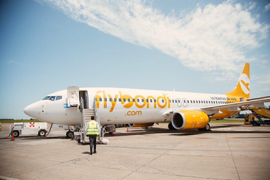 El Gobierno denunció un “boicot” para dejar sin combustible a Flybondi