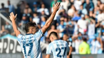 Racing venció a Argentinos en el Cilindro y logró su primer triunfo del año
