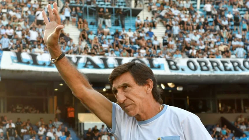 Costas destacó la reacción de Racing y pidió unidad: “No nos tienen que dividir”