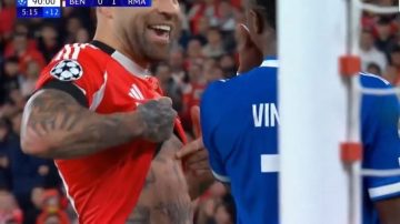 Otamendi provocó a Vinícius mostrándole el tatuaje de campeón del mundo con Argentina