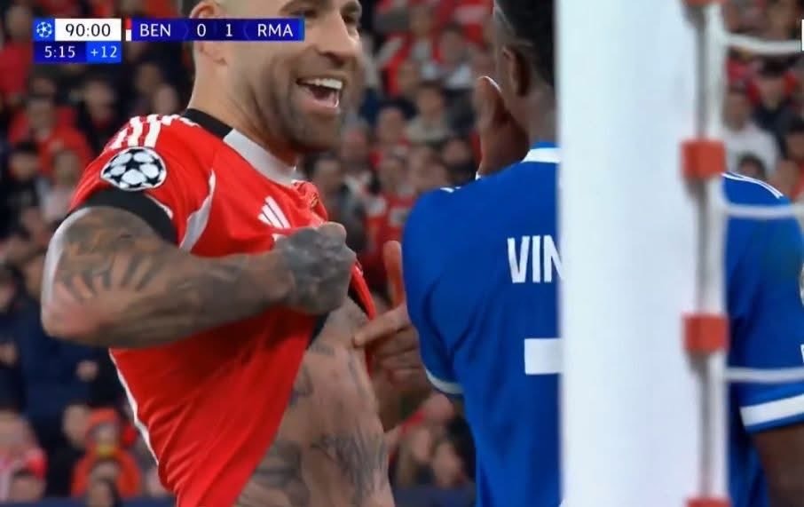 Otamendi provocó a Vinícius mostrándole el tatuaje de campeón del mundo con Argentina