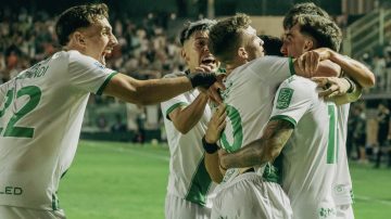 Banfield lo dio vuelta y venció a Estudiantes de Río Cuarto