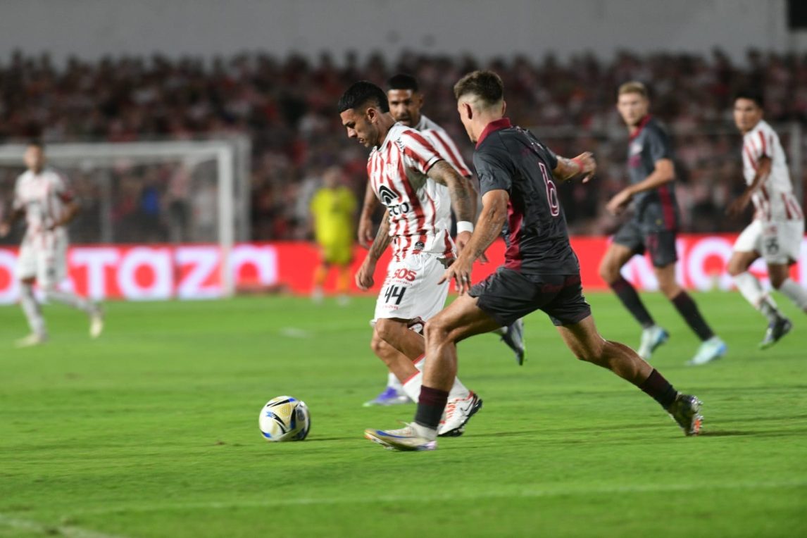 Instituto lo empató de manera agónica y amargó a Lanús