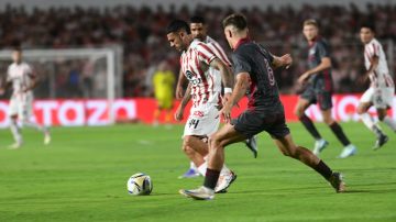 Instituto lo empató de manera agónica y amargó a Lanús