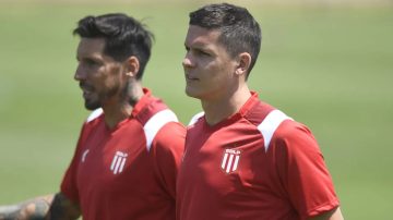 Estudiantes y Deportivo Riestra chocan en La Plata con la necesidad de ganar