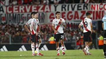 Un golpeado River visita a Argentinos en el arranque de la quinta fecha