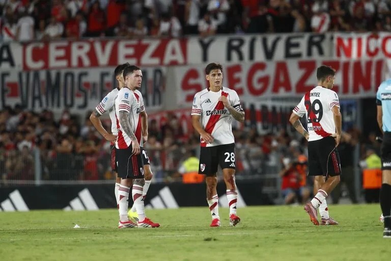 Un golpeado River visita a Argentinos en el arranque de la quinta fecha