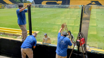 Mitre se moderniza: blindex por alambrado en la platea