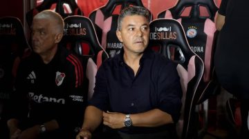 La multa que tuvo que pagar Gallardo para poder dirigir contra Vélez