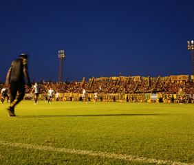 Mitre convoca a sus hinchas con pantalla gigante para acompañar al equipo en Buenos Aires
