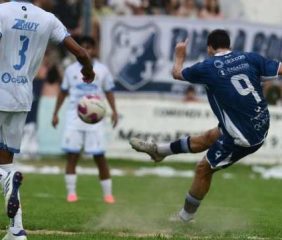 Escándalo en Central Argentino después de la final de la Región Centro: el reclamo de un ex arquero a dirigentes: “Ladrones, hijos de puta, ¿por qué no pagaron, por qué no arreglaron con los árbitros?”