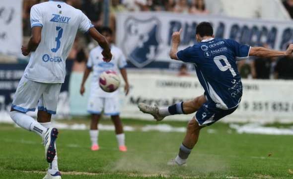 Escándalo en Central Argentino después de la final de la Región Centro: el reclamo de un ex arquero a dirigentes: “Ladrones, hijos de puta, ¿por qué no pagaron, por qué no arreglaron con los árbitros?”