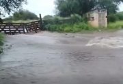 Inundaciones en Catamarca: evacuaron a más de 60 familias y hay alerta por caminos colapsados