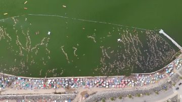 El Festival de la Planchita en Miramar desafió el récord de personas flotando