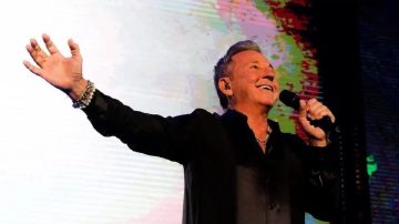 Ricardo Montaner inició su gira mundial con un emotivo show en Buenos Aires