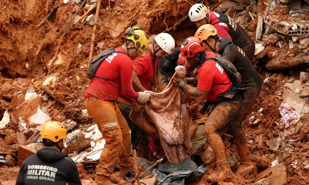 Brasil: ya son 64 los muertos por el temporal en Minas Gerais y continúa la búsqueda de desaparecidos