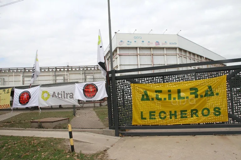 La empresa fabricante de los postres Shimmy quebró y dejó en la calle a 400 trabajadores