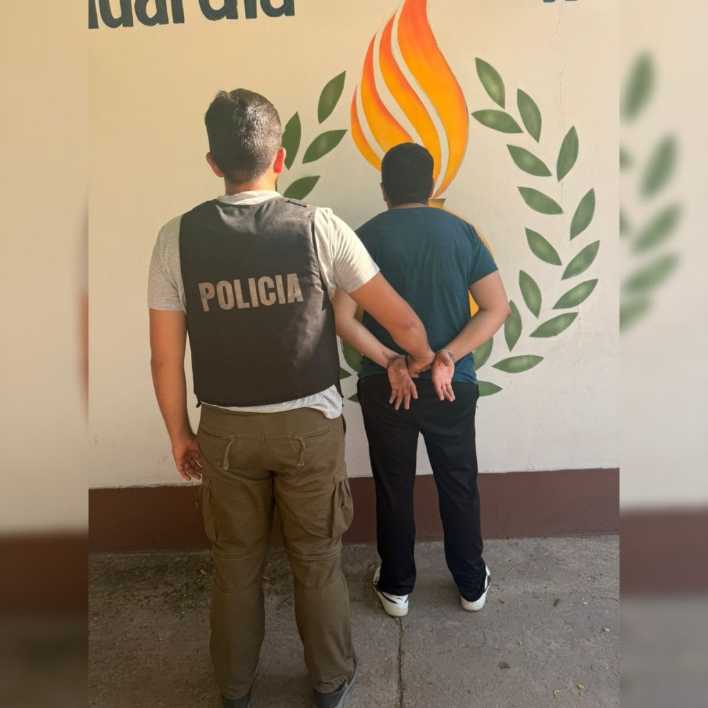 Un año de prisión preventiva para dos policías investigados por la venta de celulares incautados