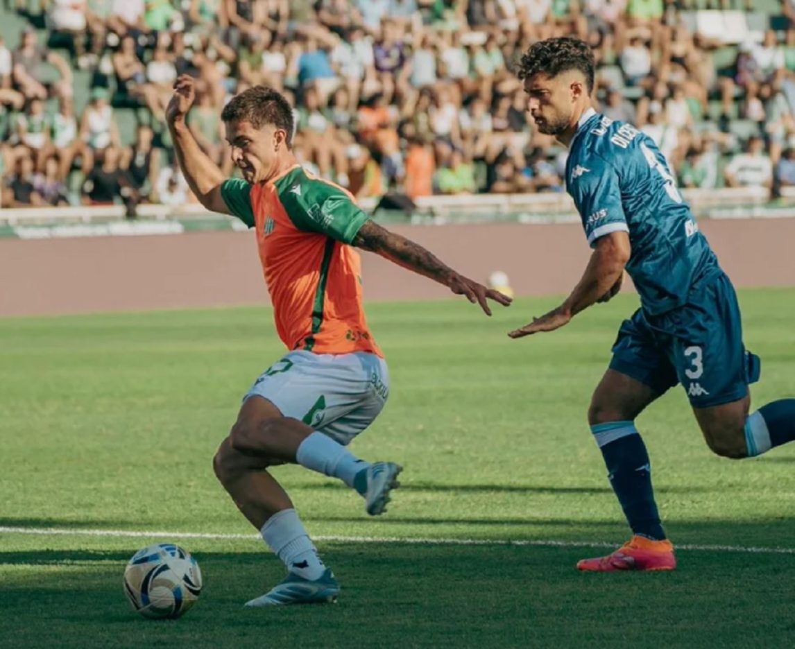 Racing volvió al triunfo ante Banfield y respira en el Torneo Apertura