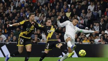Vinicius Jr y Mbappé le dieron el triunfo al Real Madrid frente a Rayo Vallecano