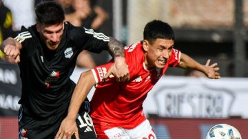 Riestra vs. Huracán: duelo crucial por la permanencia en el Torneo Apertura
