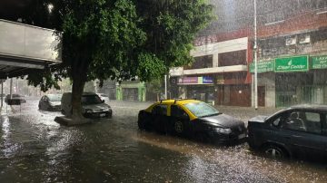 Fuerte temporal en el AMBA dejó zonas inundadas y con daños
