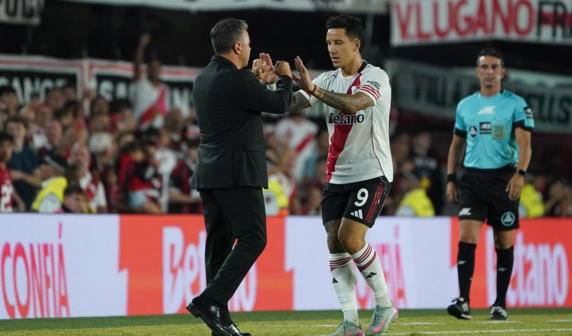 En vivo: en la despedida de Gallardo, River golea a Banfield en el Monumental