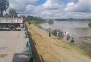 Realizan relevamiento por la crecida del río Dulce en Las Termas de Río Hondo