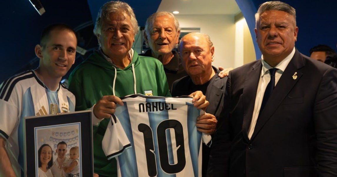 El “Chiqui” Tapia Homenajeó a Nahuel Gallo en el Partido Amistoso de la Selección Argentina