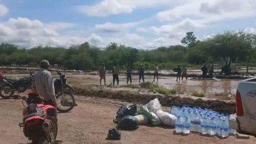 Monte Quemado se moviliza para asistir a los inundados del río Salado