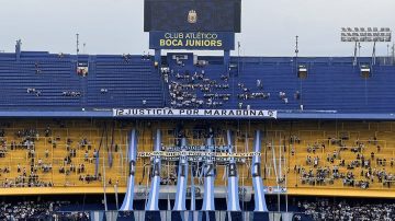 “Justicia por Maradona”: la bandera que apareció en la previa del amistoso