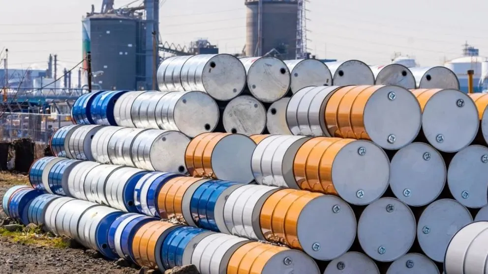 La AIE libera una reserva histórica de petróleo para contener la crisis por la guerra