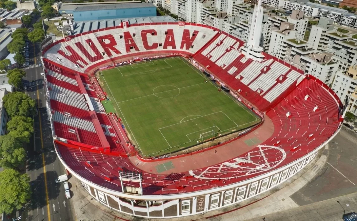 El derrumbe detrás de la cancha de Huracán obliga a revisar la sede del partido con River